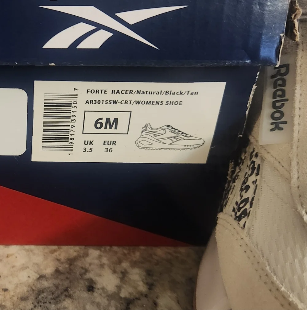 Reebok White and Black Athletic Shoes - Picture 4 of 4